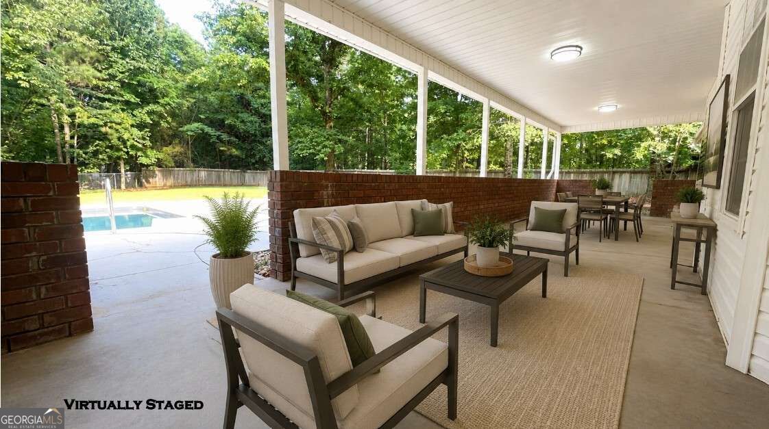 345 Brinkley Road Property Photo 4