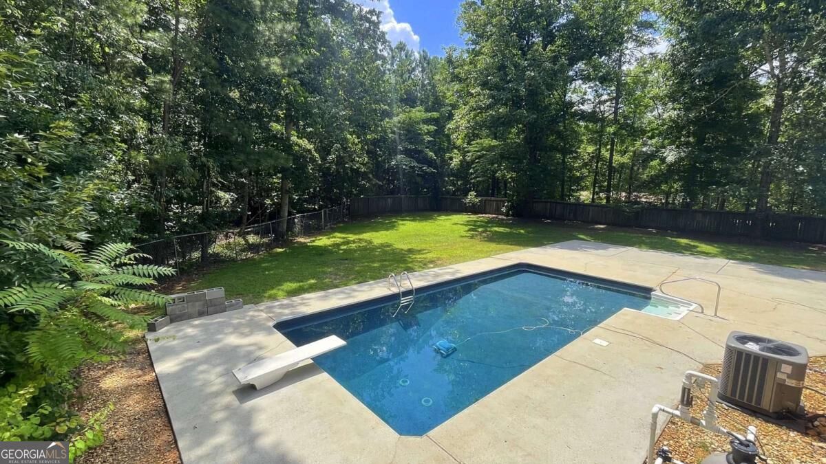 345 Brinkley Road Property Photo 6