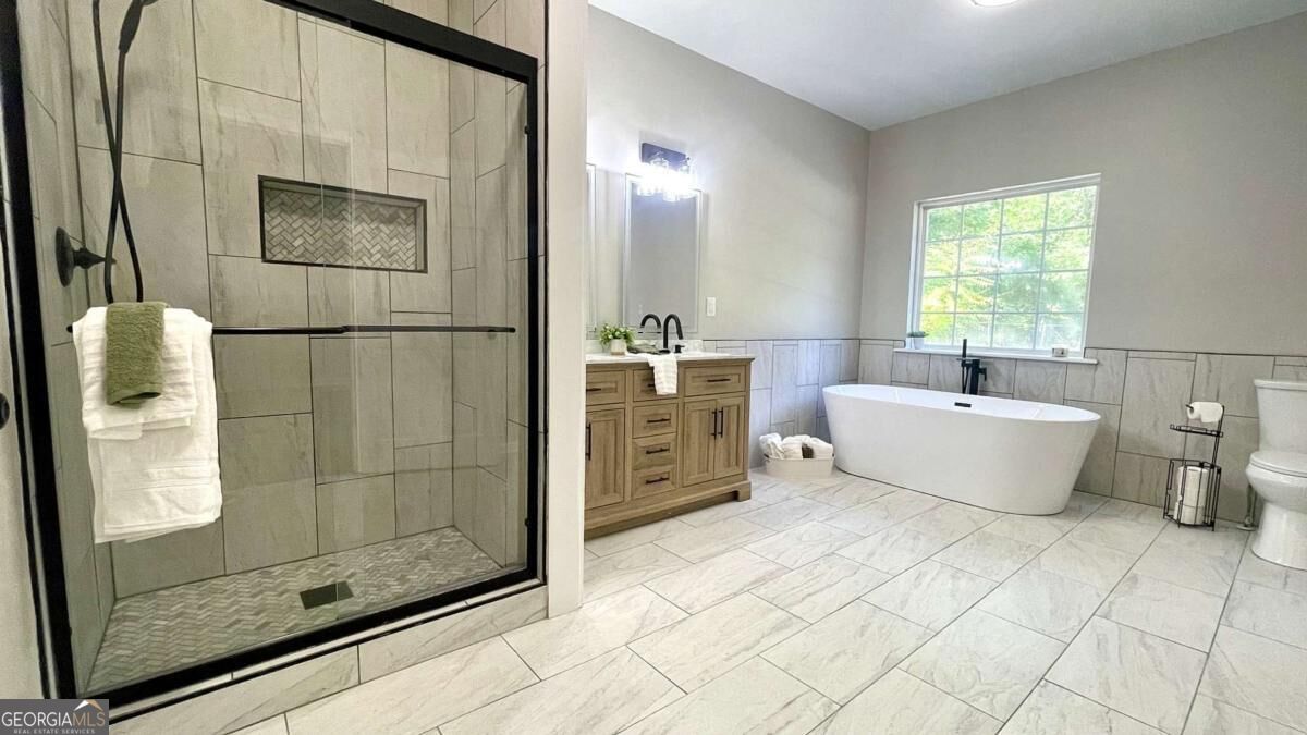 345 Brinkley Road Property Photo 10