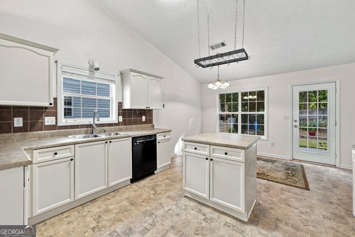 1490 Jami Hollow Way Property Photo 11
