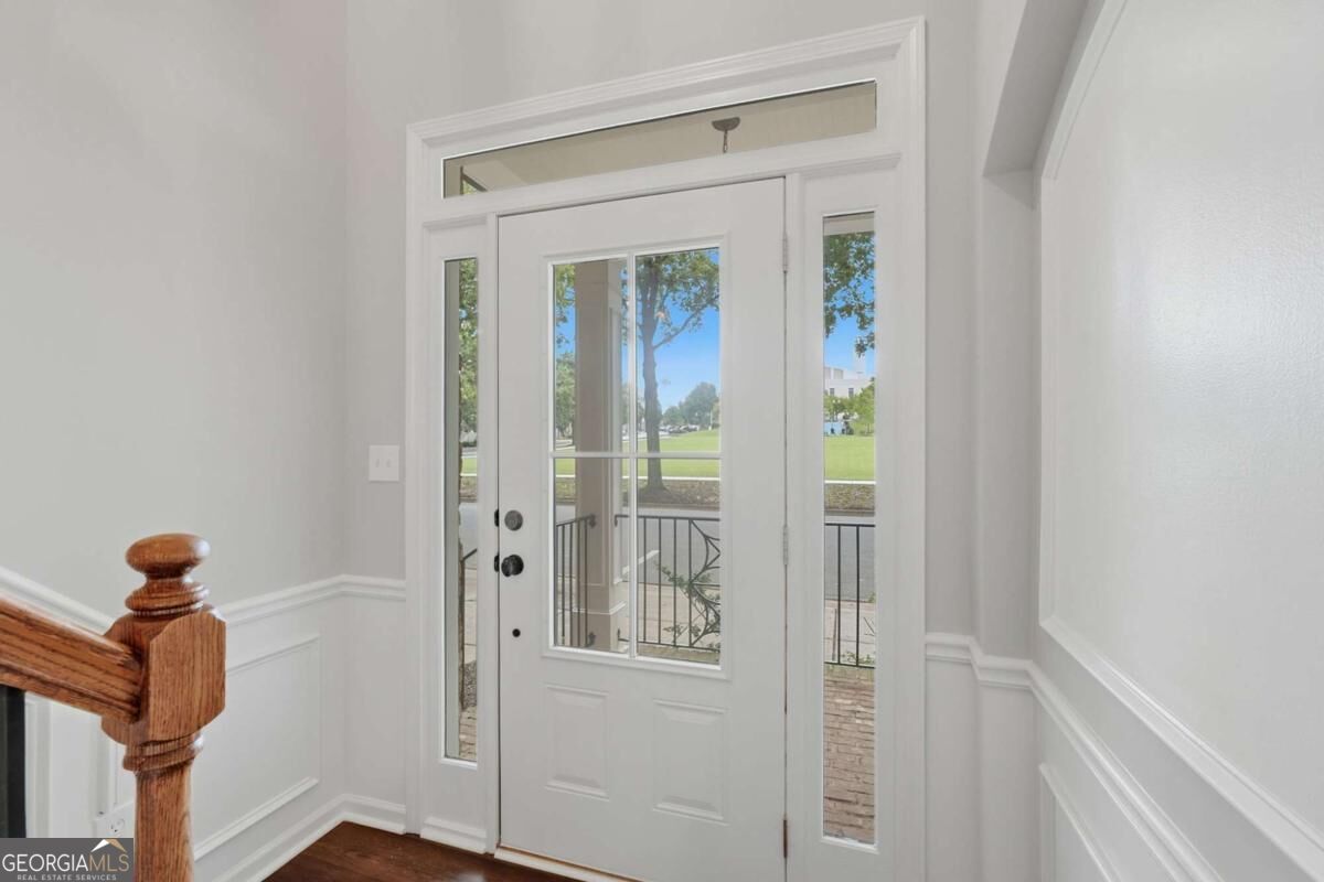 372 Suwanee Avenue Property Photo 6
