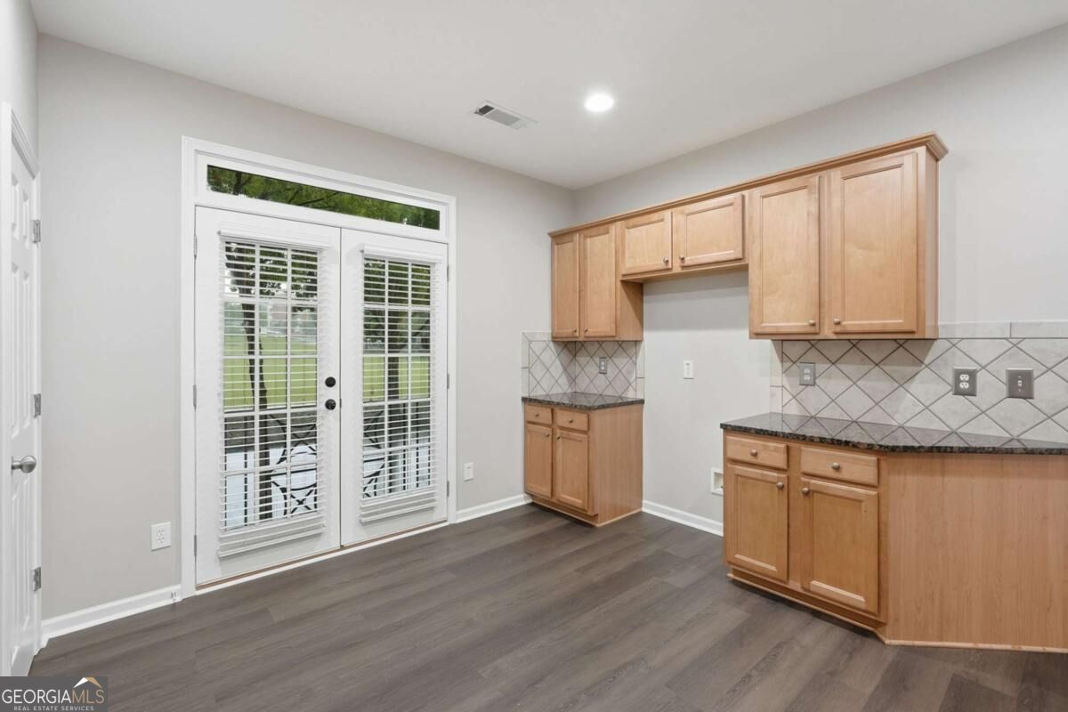 372 Suwanee Avenue Property Photo 17