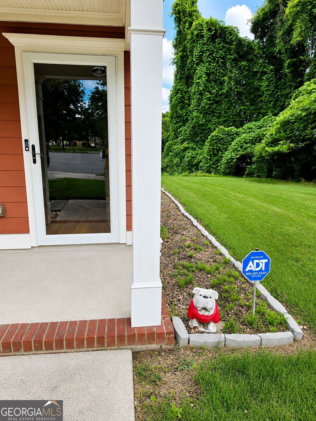 760 Vine Street Property Photo 2