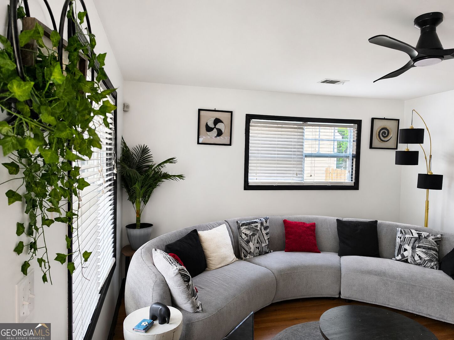 760 Vine Street Property Photo 4