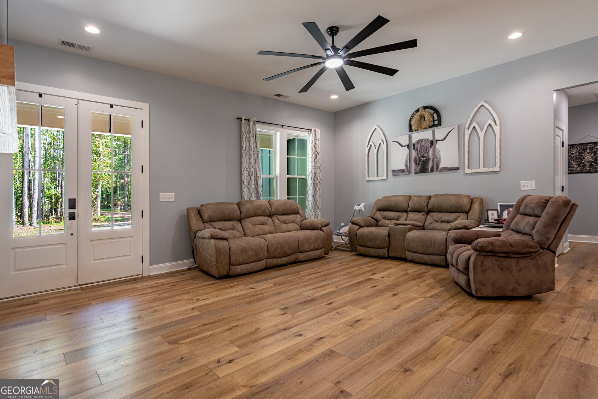 392 Terhune Road Property Photo 6