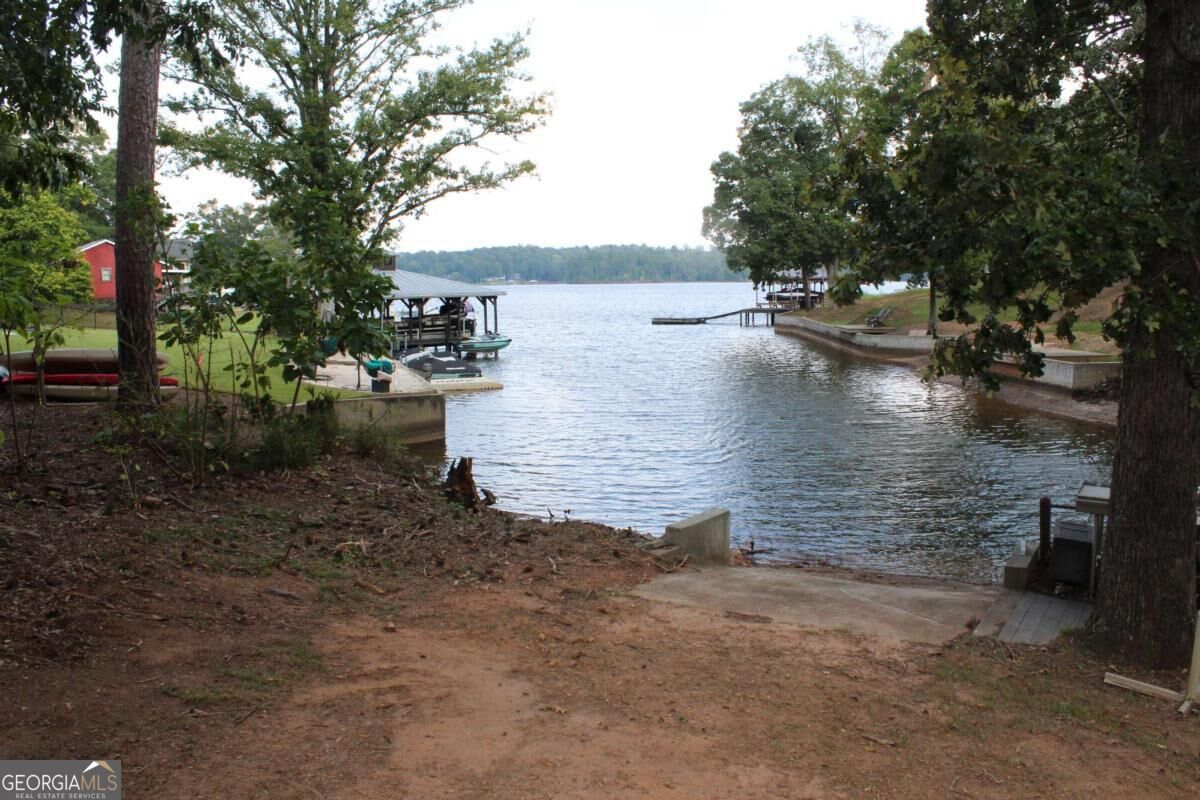 190 Roberts Point Property Photo 4