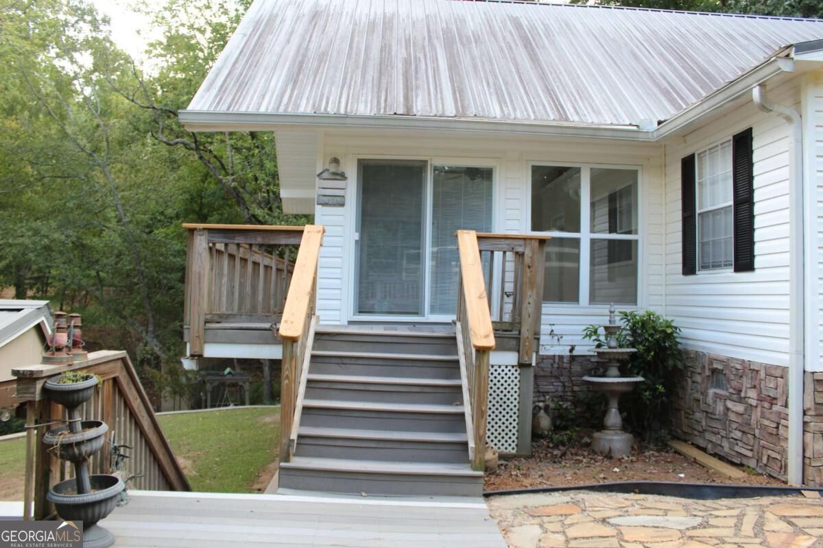190 Roberts Point Property Photo 5
