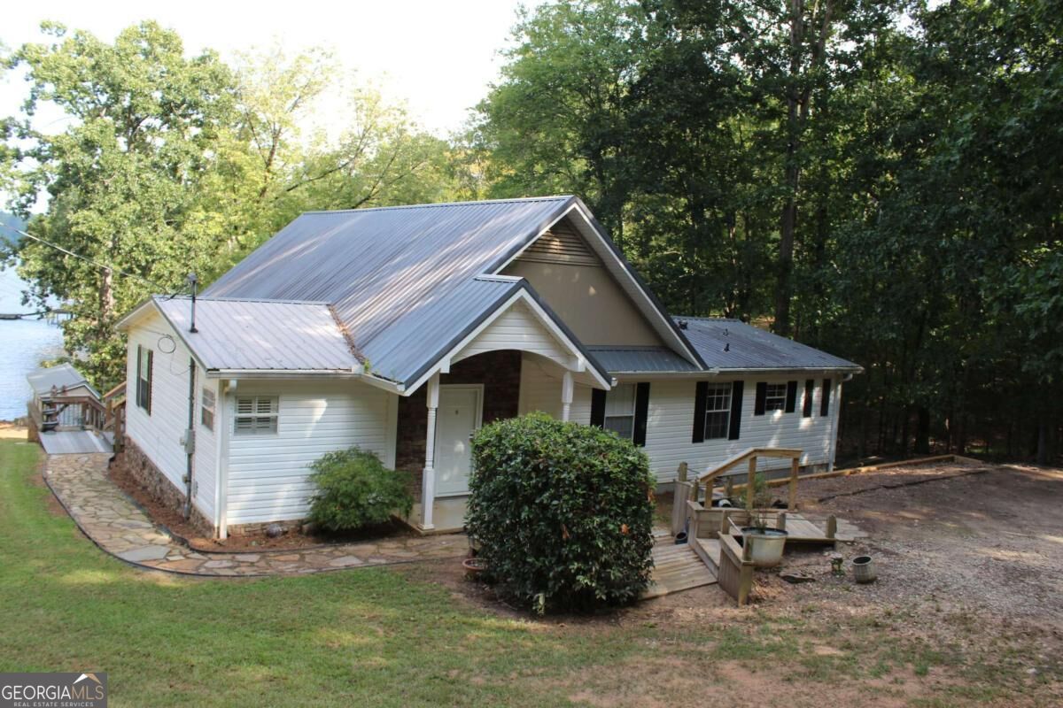 190 Roberts Point Property Photo 6