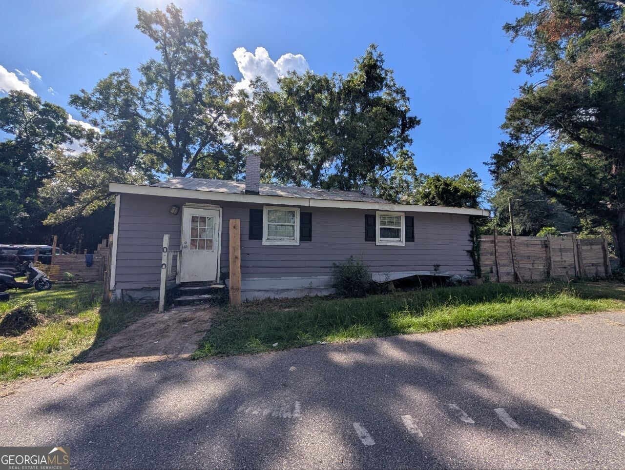 1000 James Street Property Photo 1