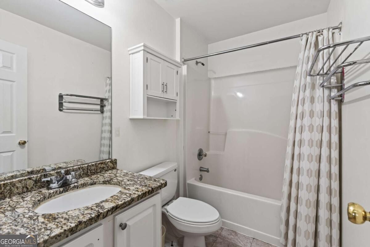 915 Charter Club Drive Property Photo 40