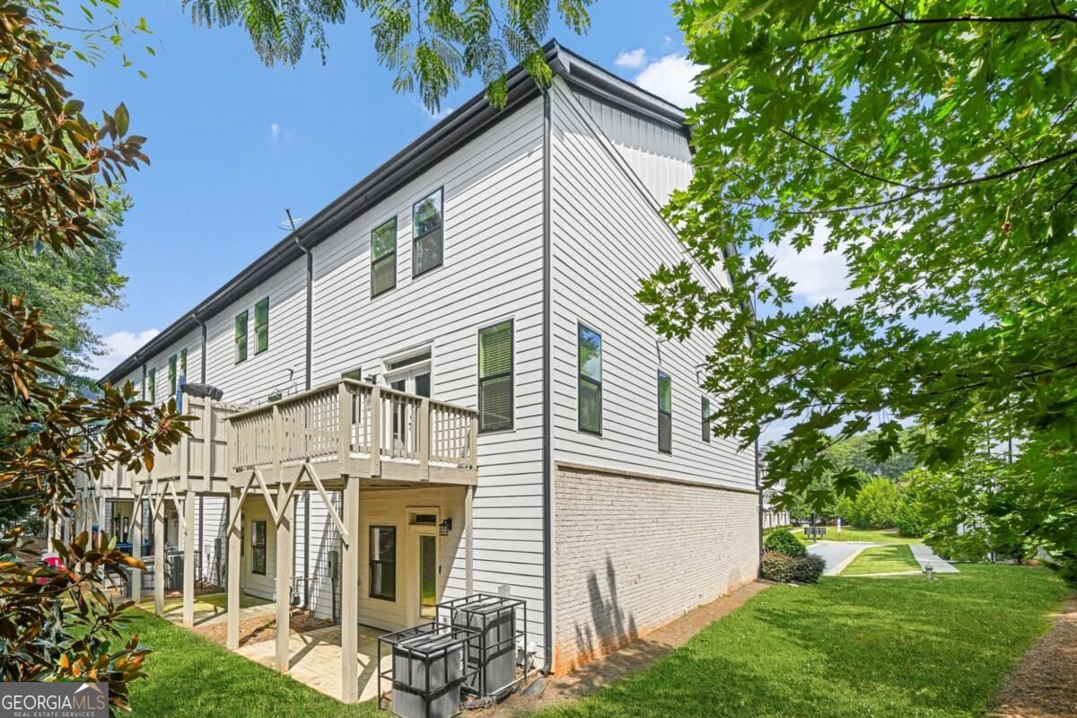 1490 Addison Place Property Photo 44