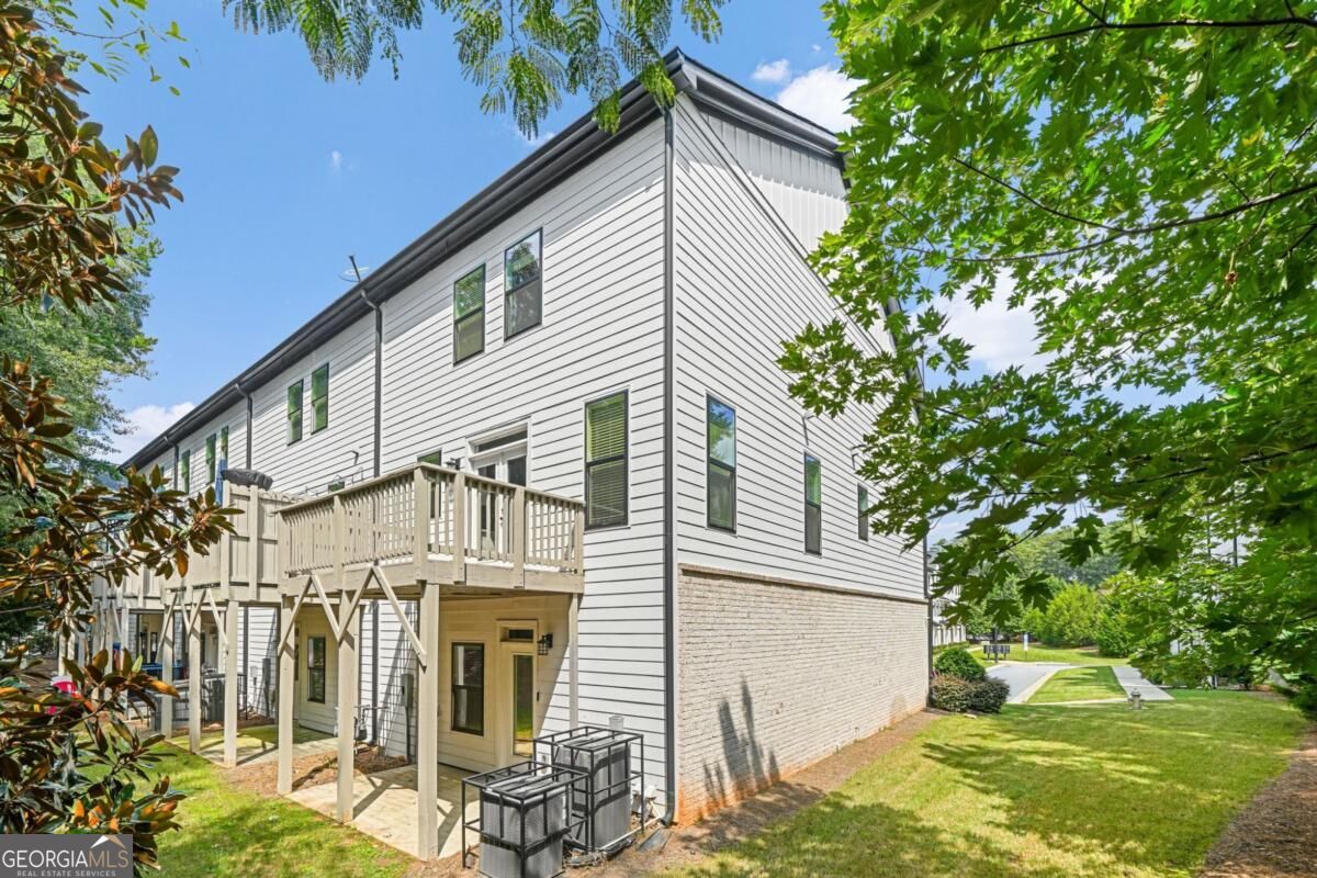 1490 Addison Place Property Photo 45