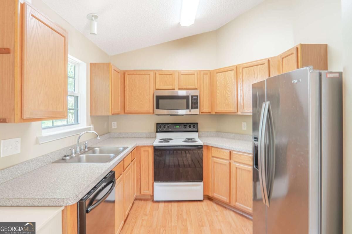 209 Cottonwood Creek Circle Property Photo 3