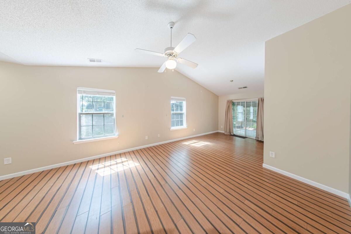 209 Cottonwood Creek Circle Property Photo 6