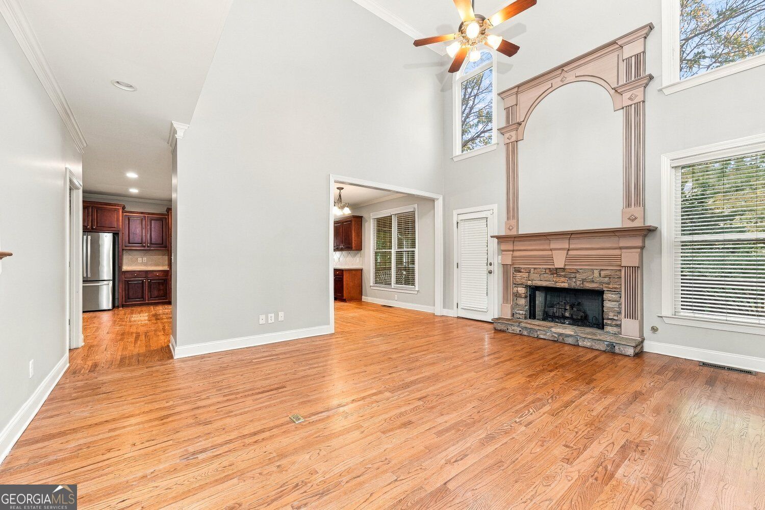 2090 Misty Oaks Drive Property Photo 4
