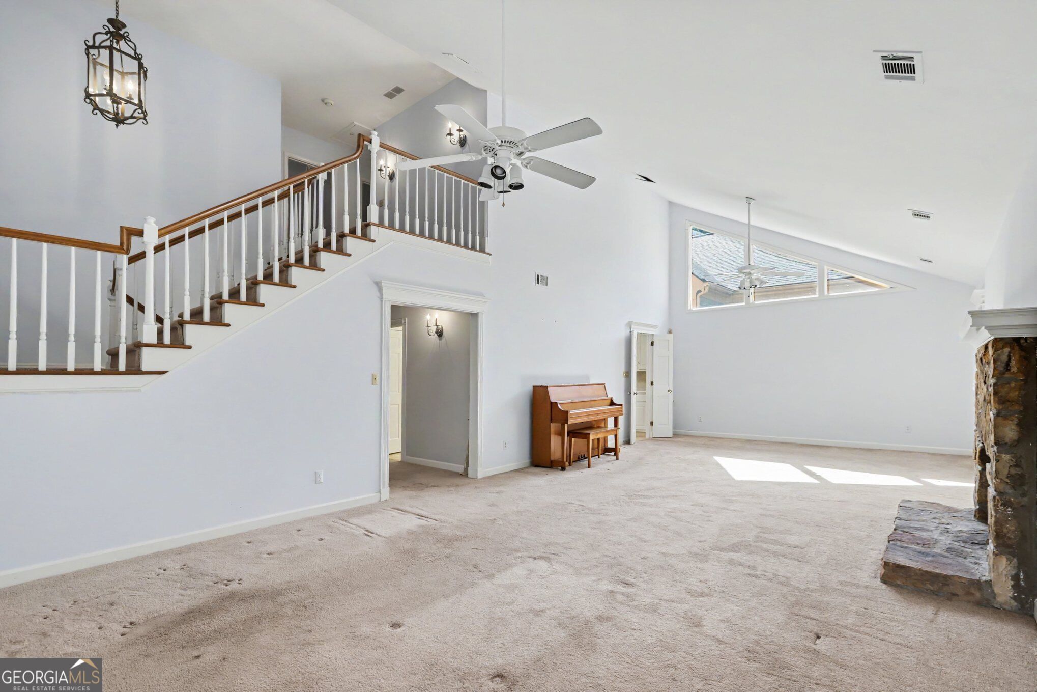 1825 Bedfordshire Drive Property Photo 11