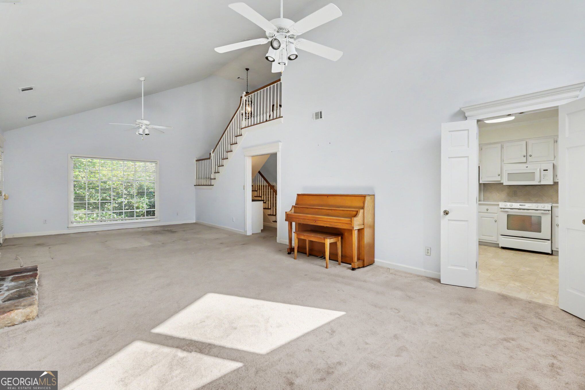 1825 Bedfordshire Drive Property Photo 12