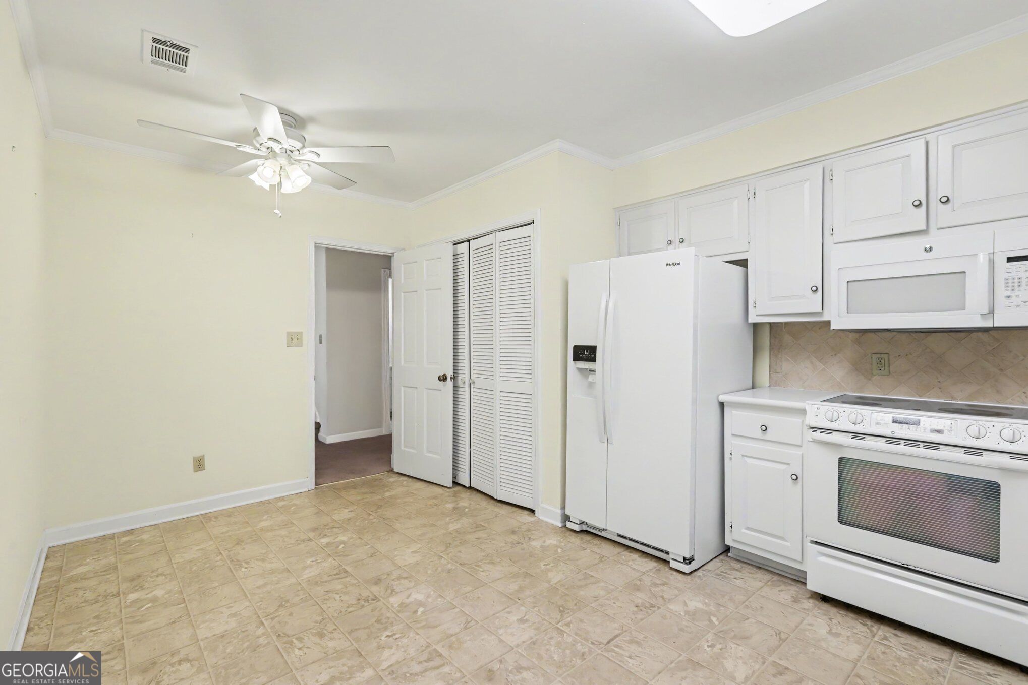 1825 Bedfordshire Drive Property Photo 15