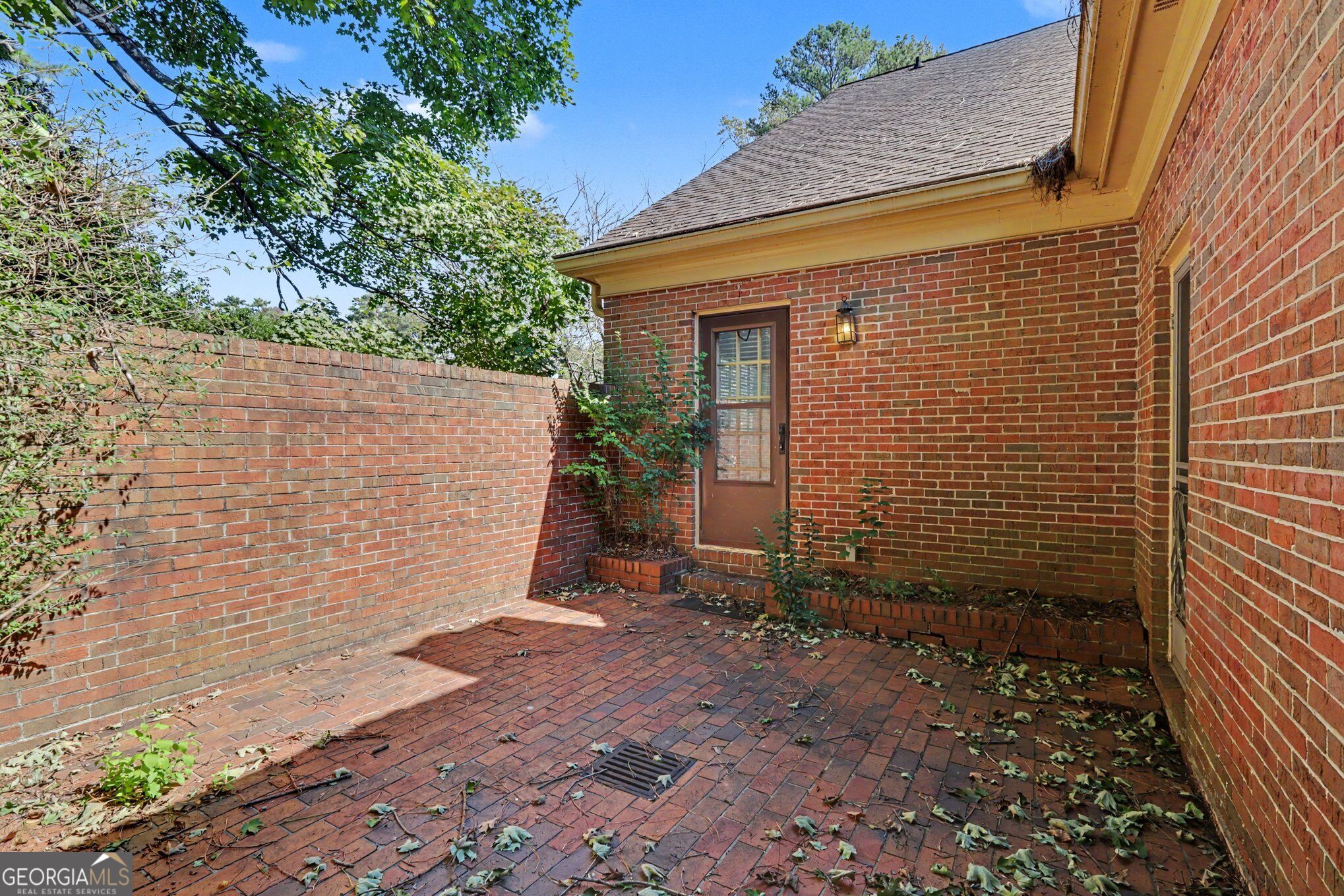 1825 Bedfordshire Drive Property Photo 32