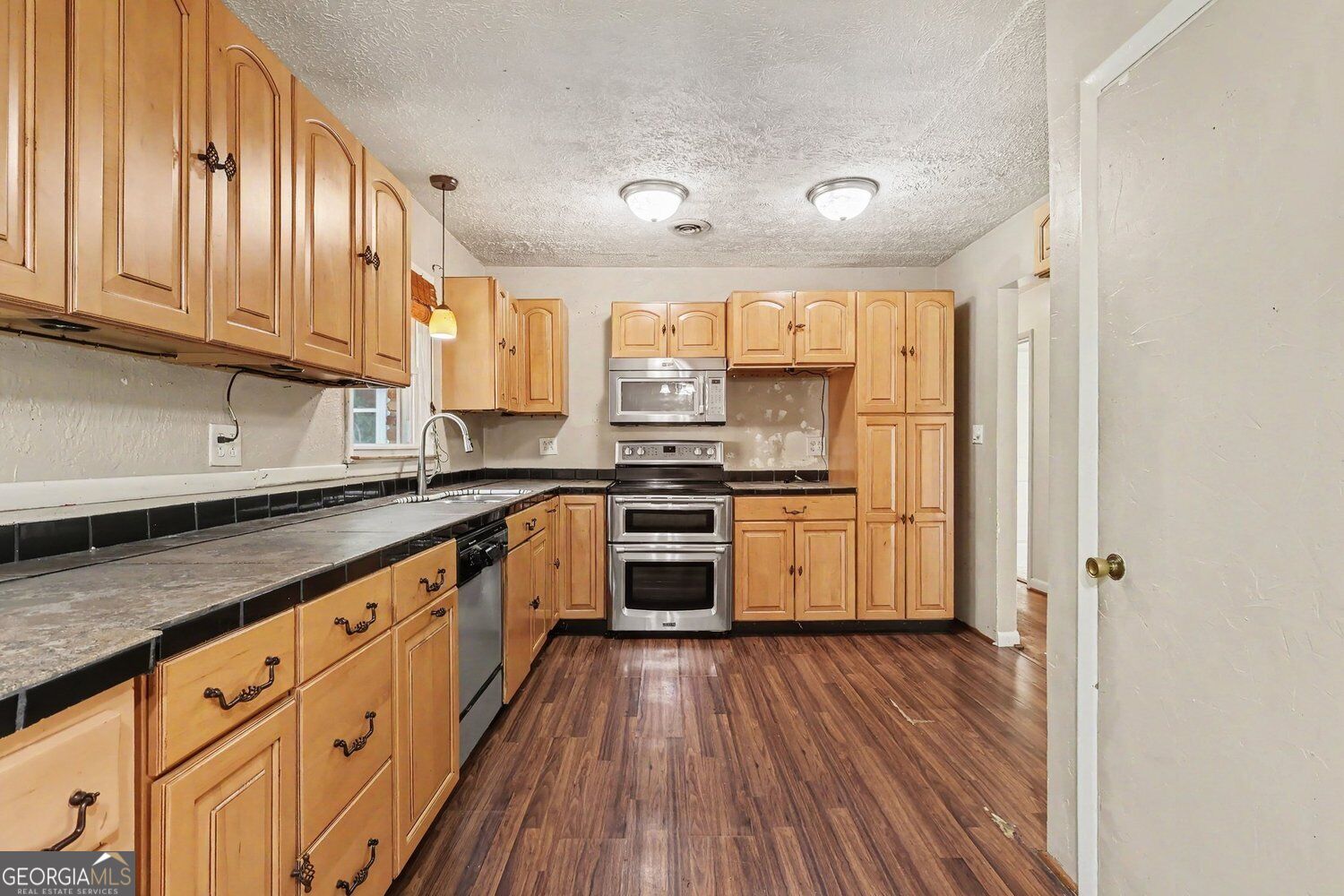6786 Tralee Drive Property Photo 8