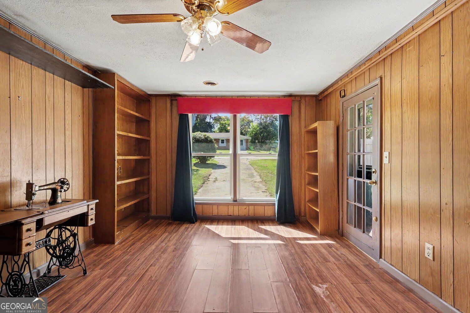 6786 Tralee Drive Property Photo 10