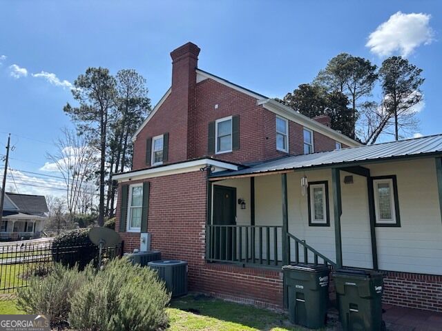 39 E Calhoun Street Property Photo 4