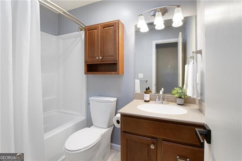4270 Hidden Meadow Circle Property Photo 36