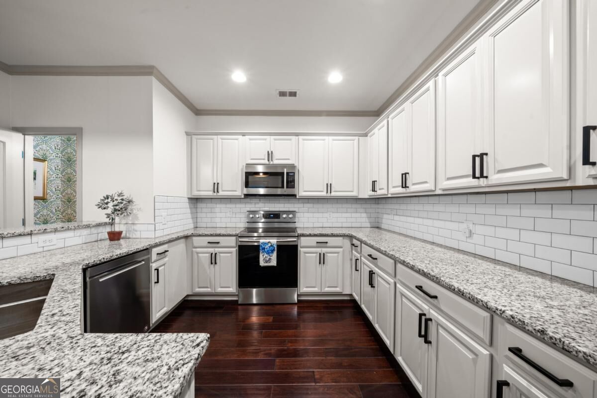 50 Park Circle Property Photo 11