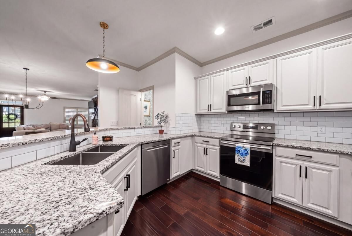 50 Park Circle Property Photo 15