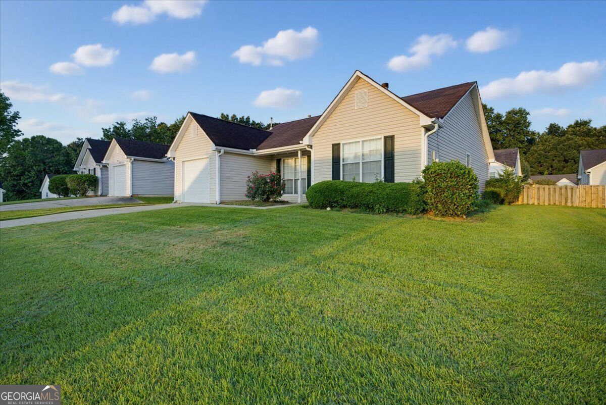 604 Village Way Property Photo 2
