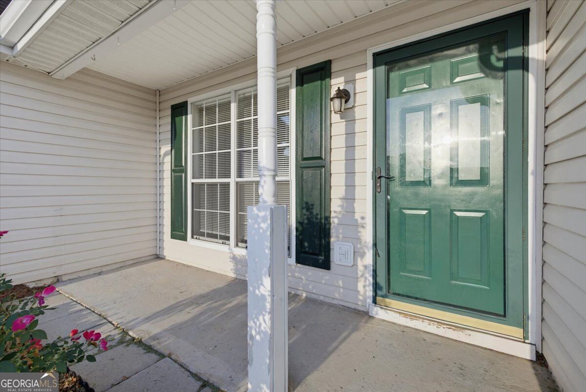 604 Village Way Property Photo 3