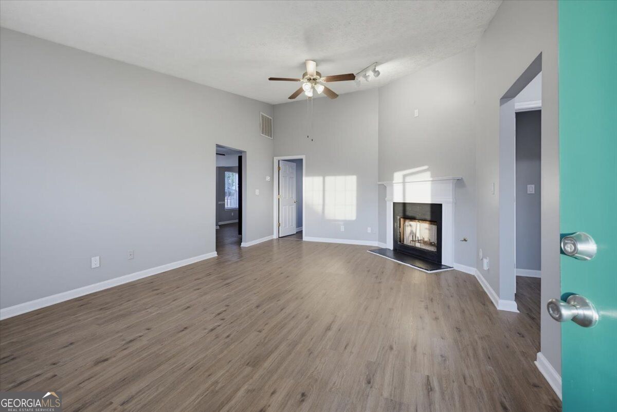 604 Village Way Property Photo 5