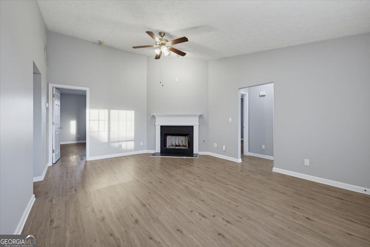 604 Village Way Property Photo 7