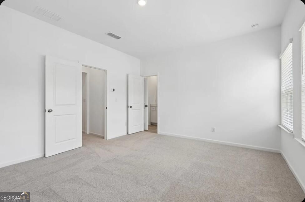 627 Oak Bluff Drive Property Photo 5