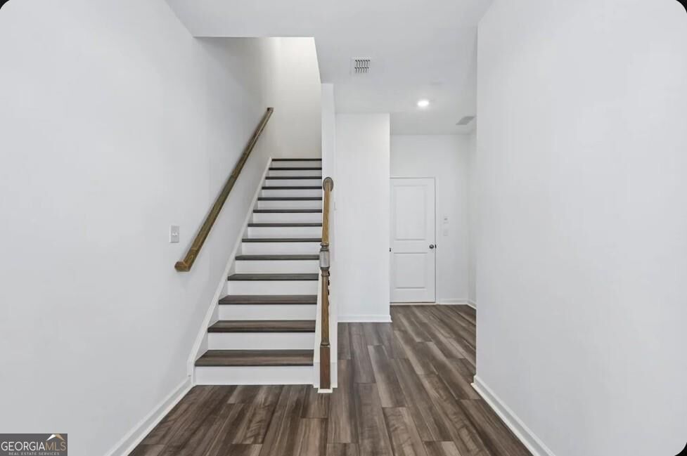 627 Oak Bluff Drive Property Photo 12