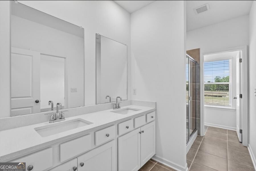 627 Oak Bluff Drive Property Photo 15