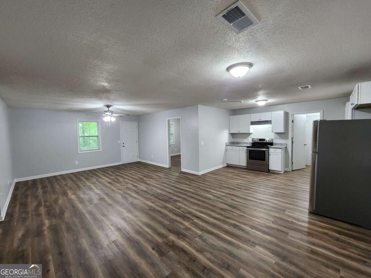 723 W Creek Circle Property Photo 5