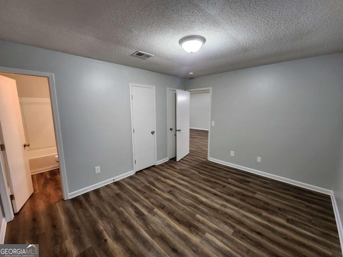 723 W Creek Circle Property Photo 6