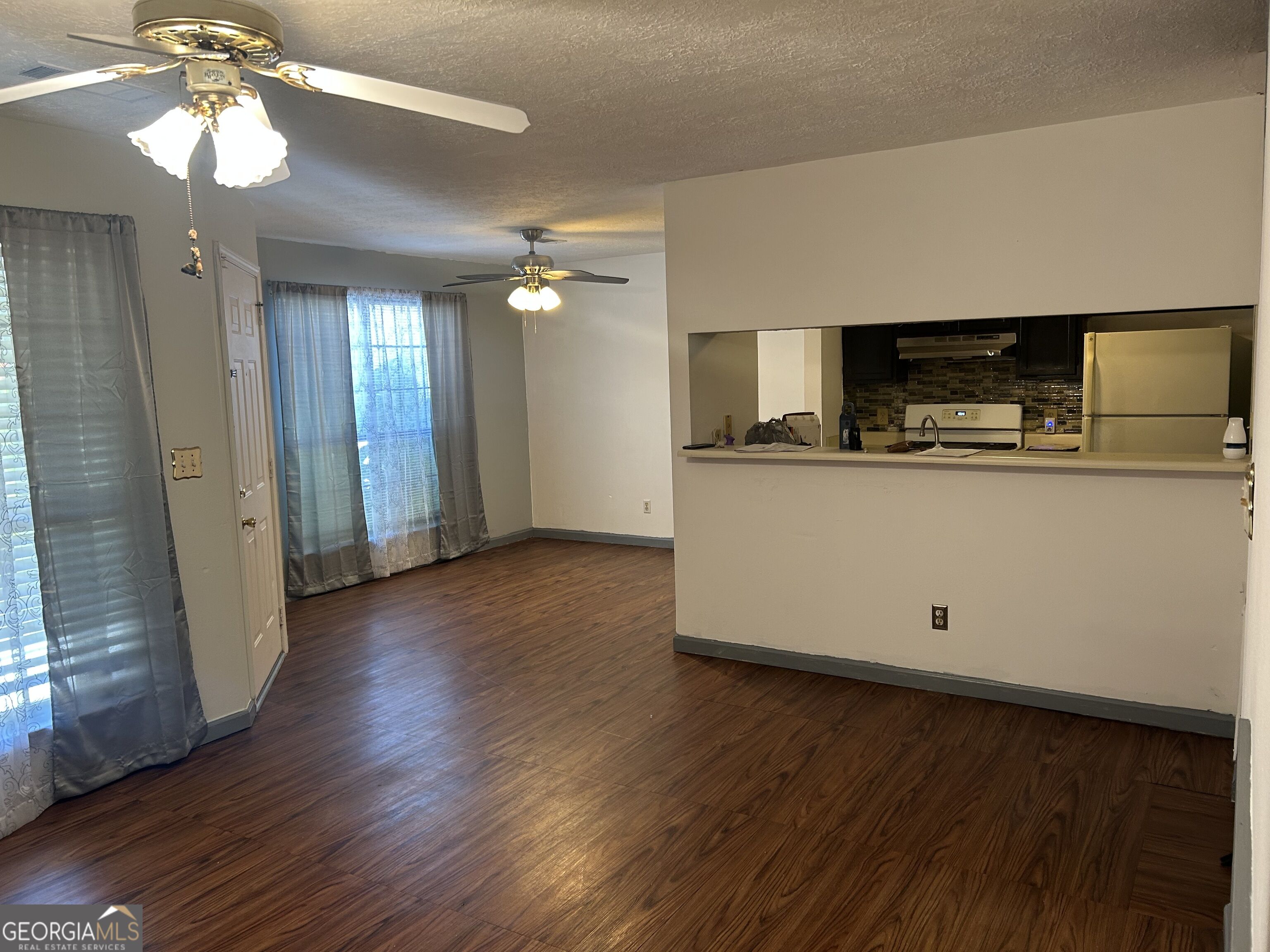 526 Windchase Lane Property Photo 4