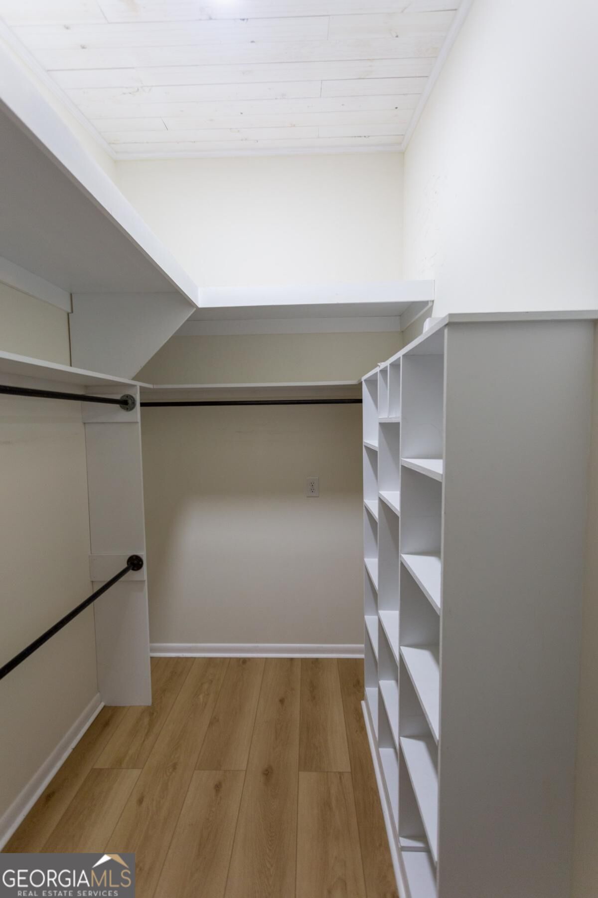 96 N Gill Street Property Photo 25