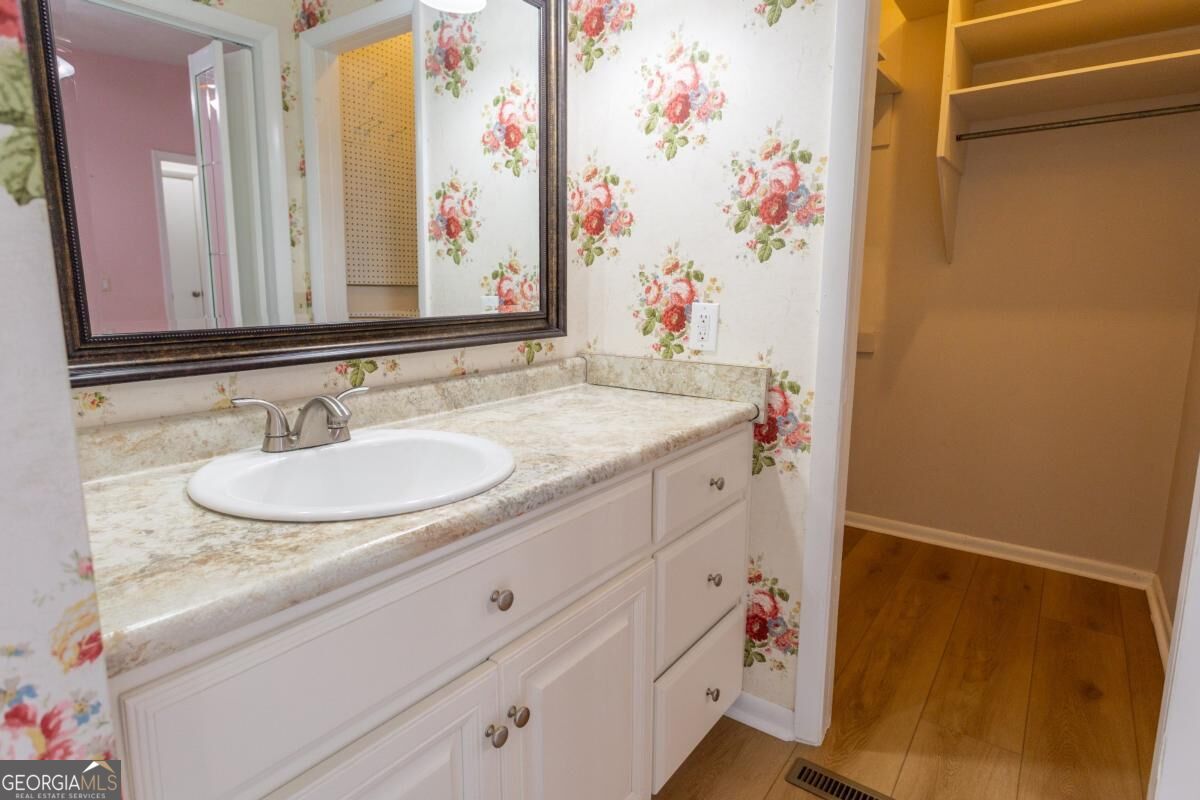 96 N Gill Street Property Photo 36