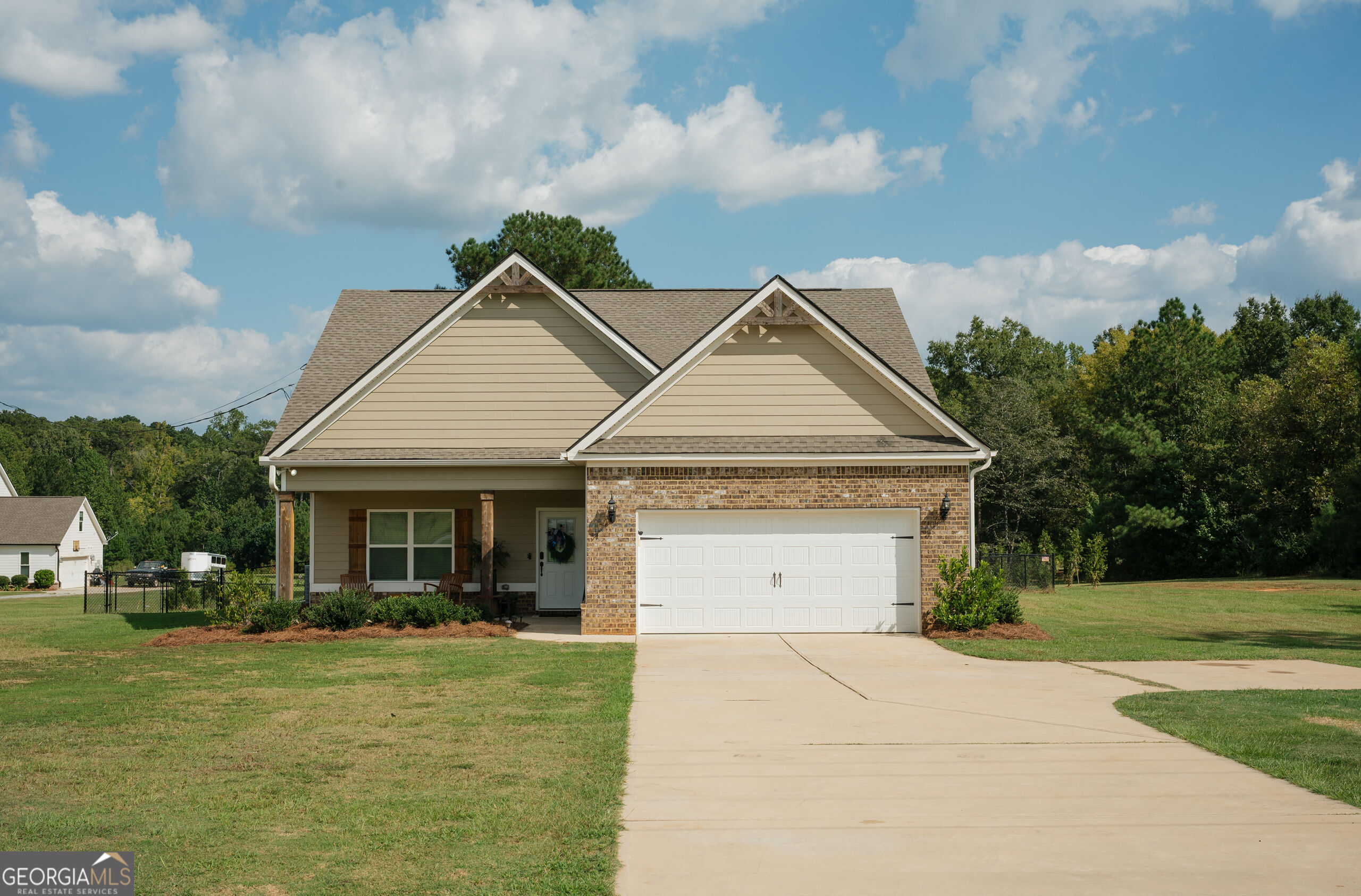 279 Davis Road Property Photo 1