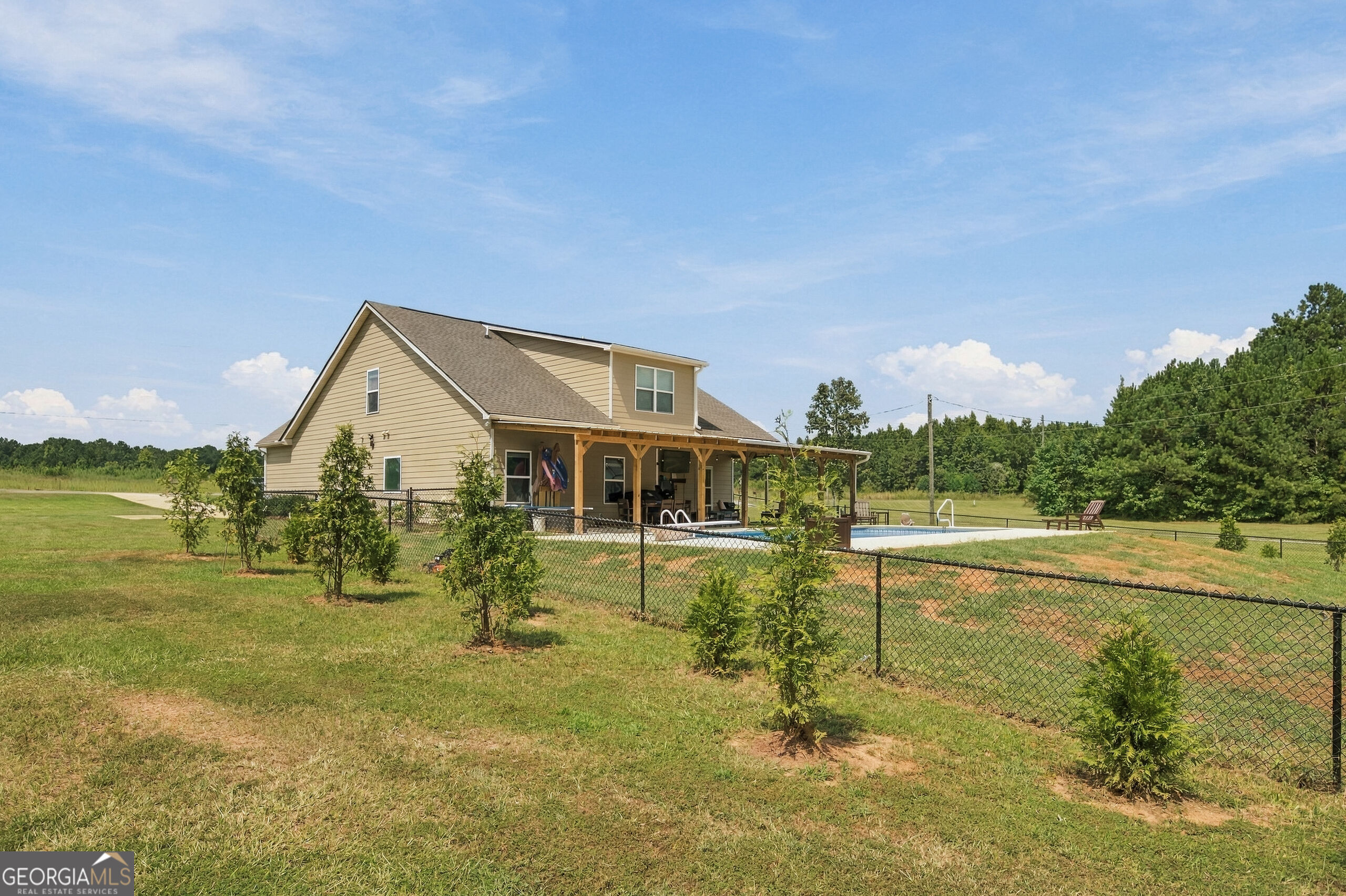 279 Davis Road Property Photo 8