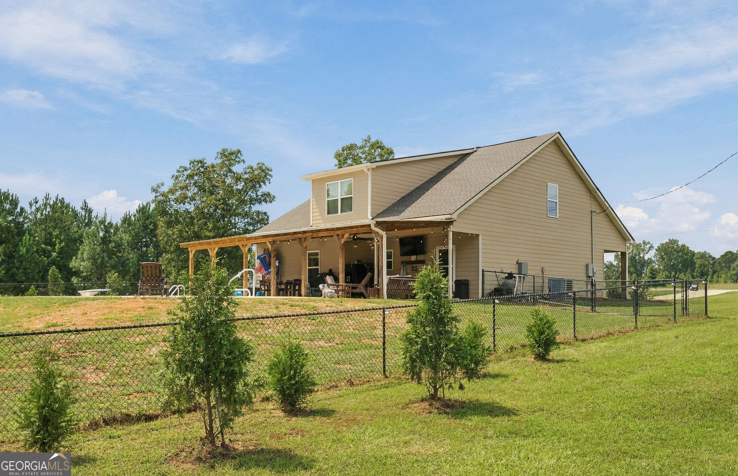 279 Davis Road Property Photo 9