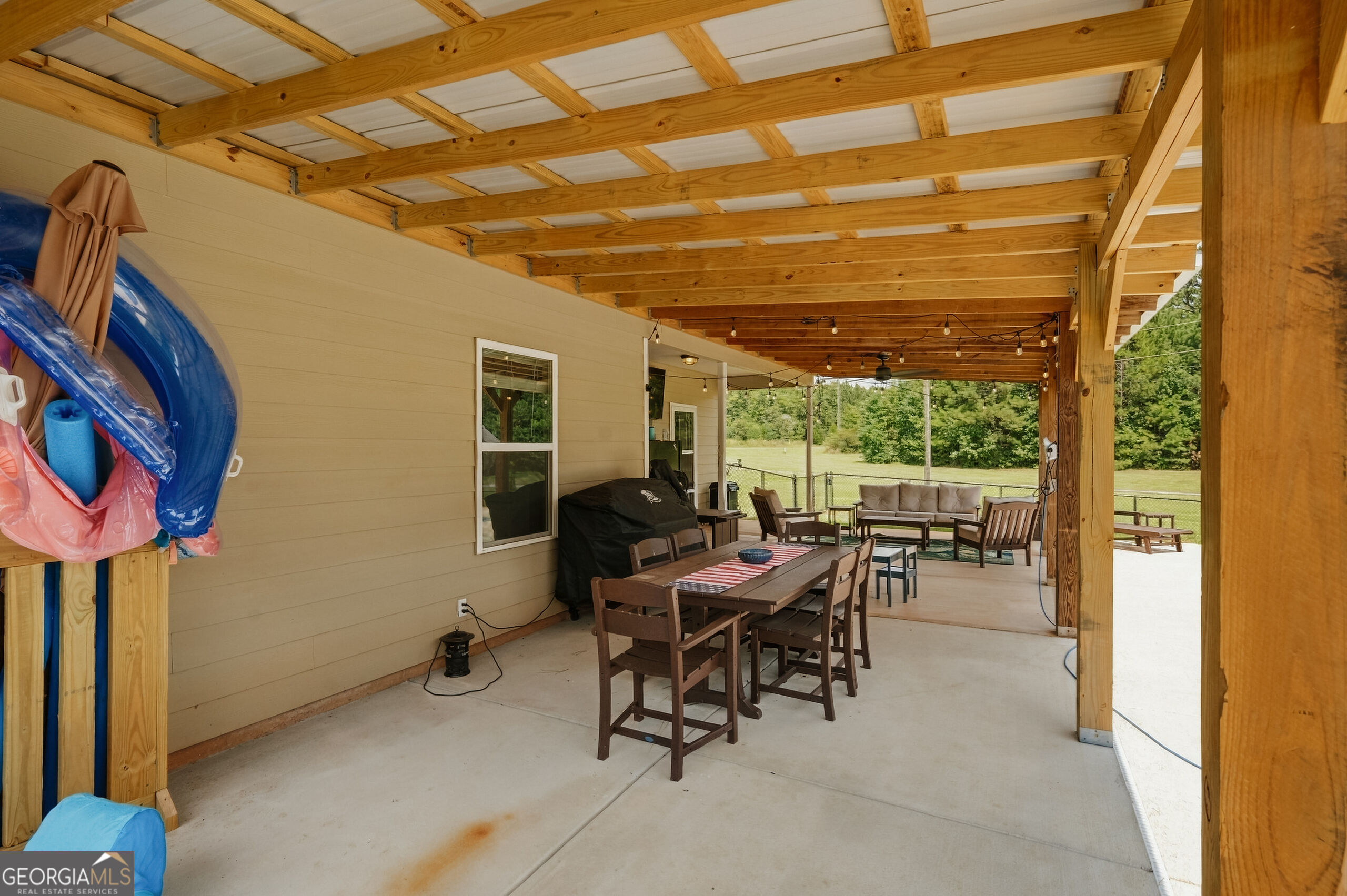 279 Davis Road Property Photo 14