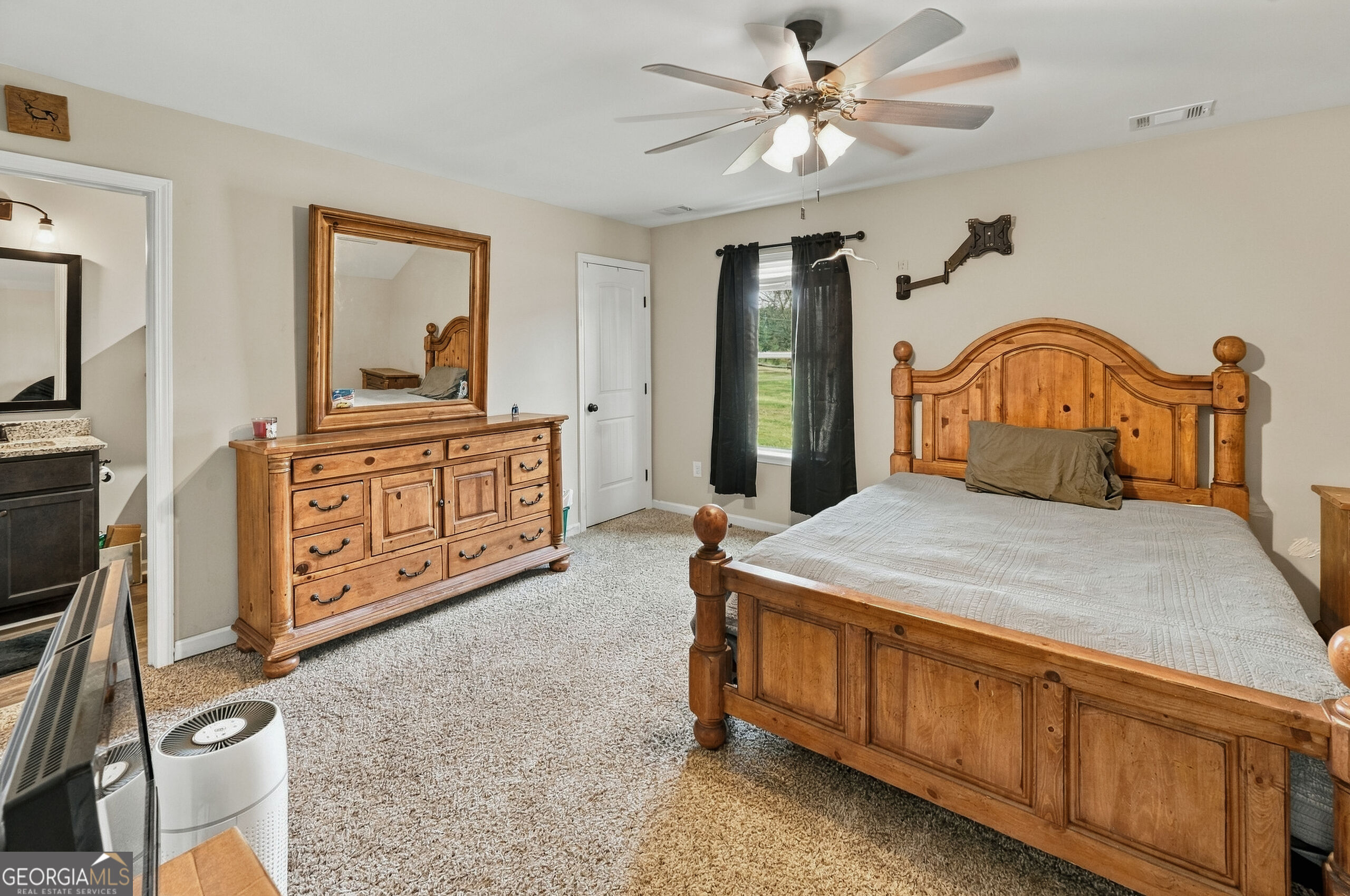 279 Davis Road Property Photo 40