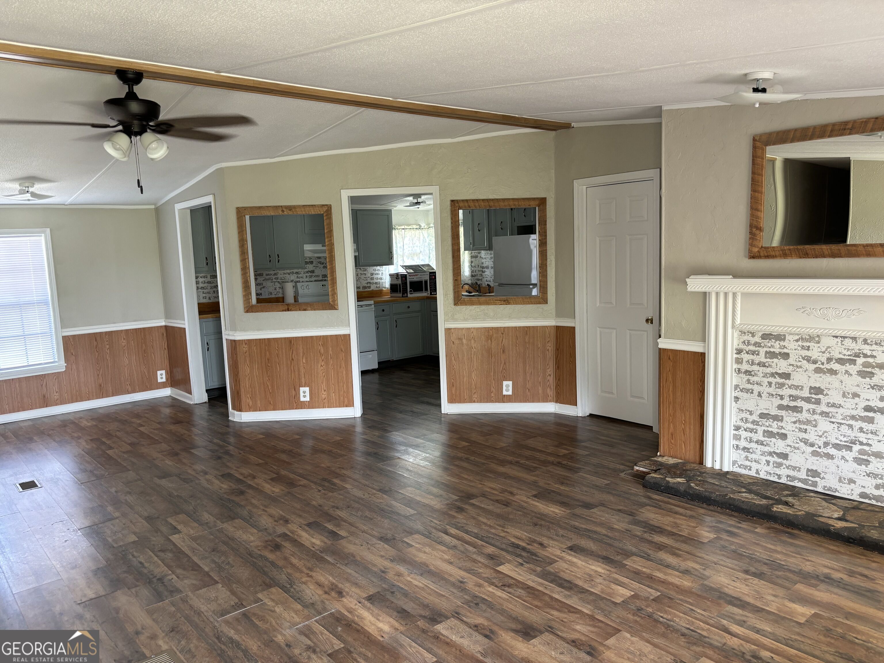 266 Spring Lake Drive Property Photo 5