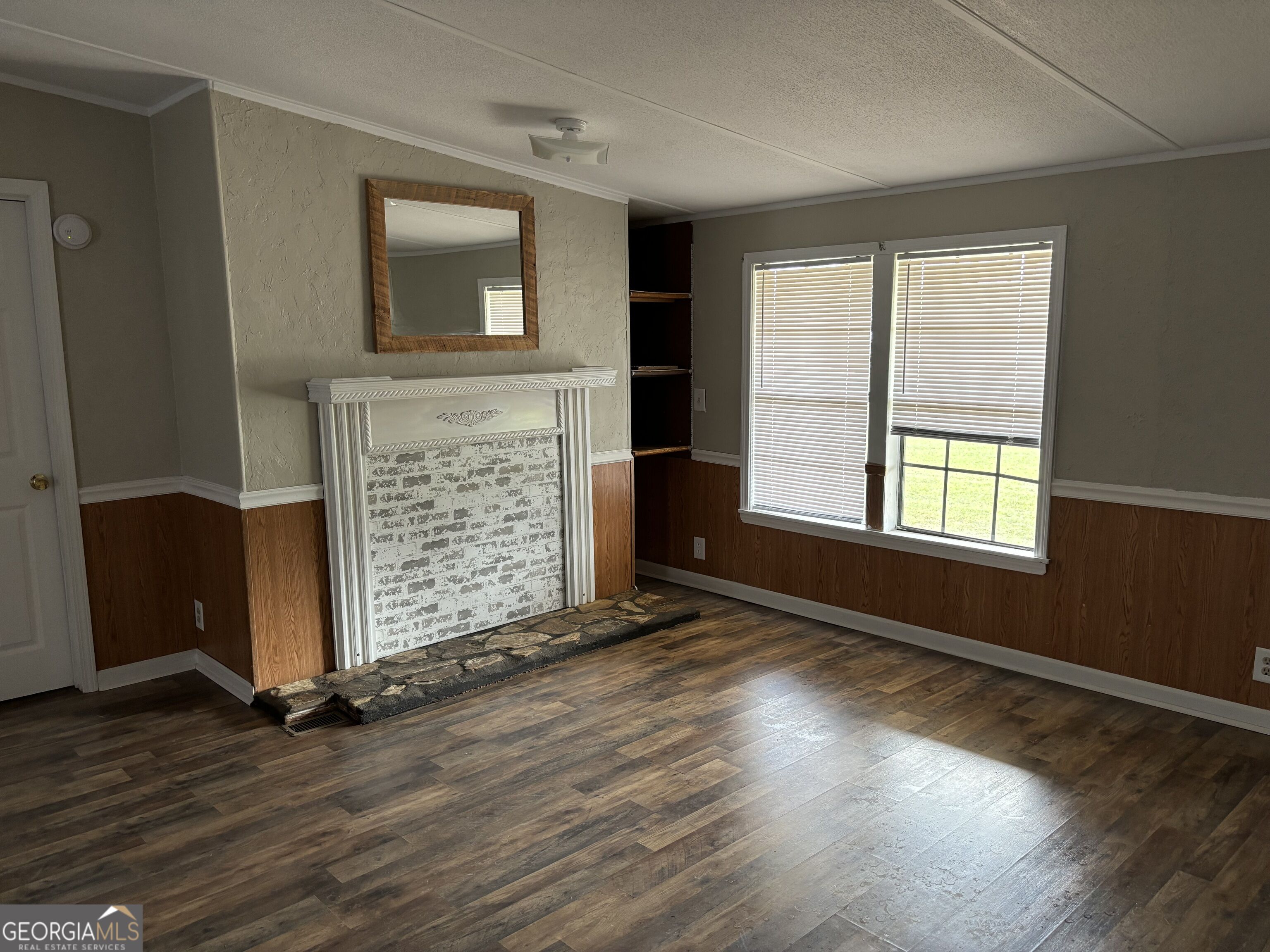 266 Spring Lake Drive Property Photo 9