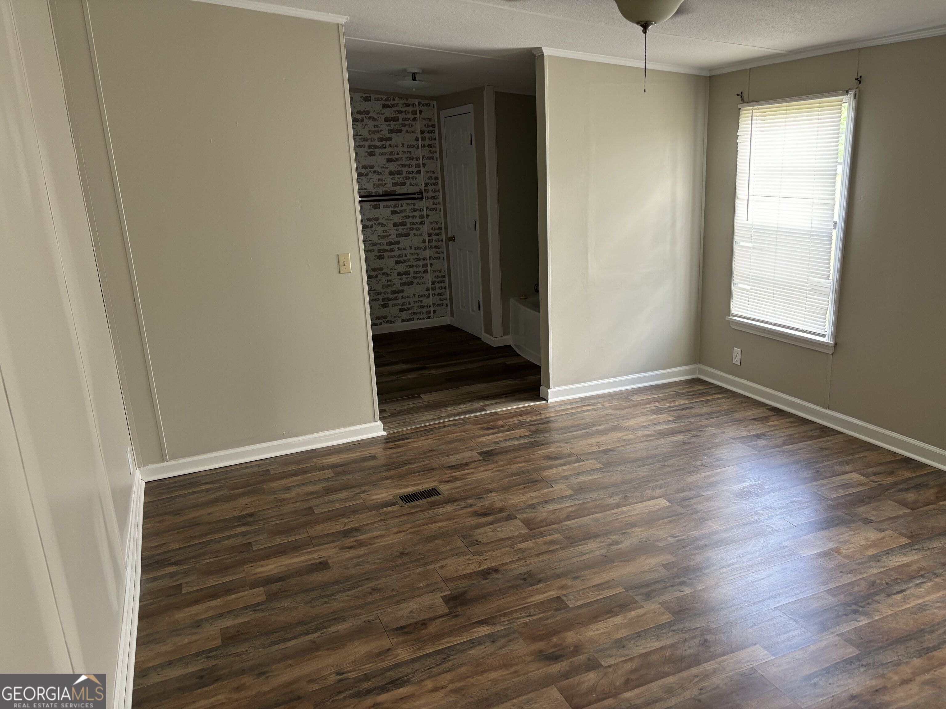 266 Spring Lake Drive Property Photo 10