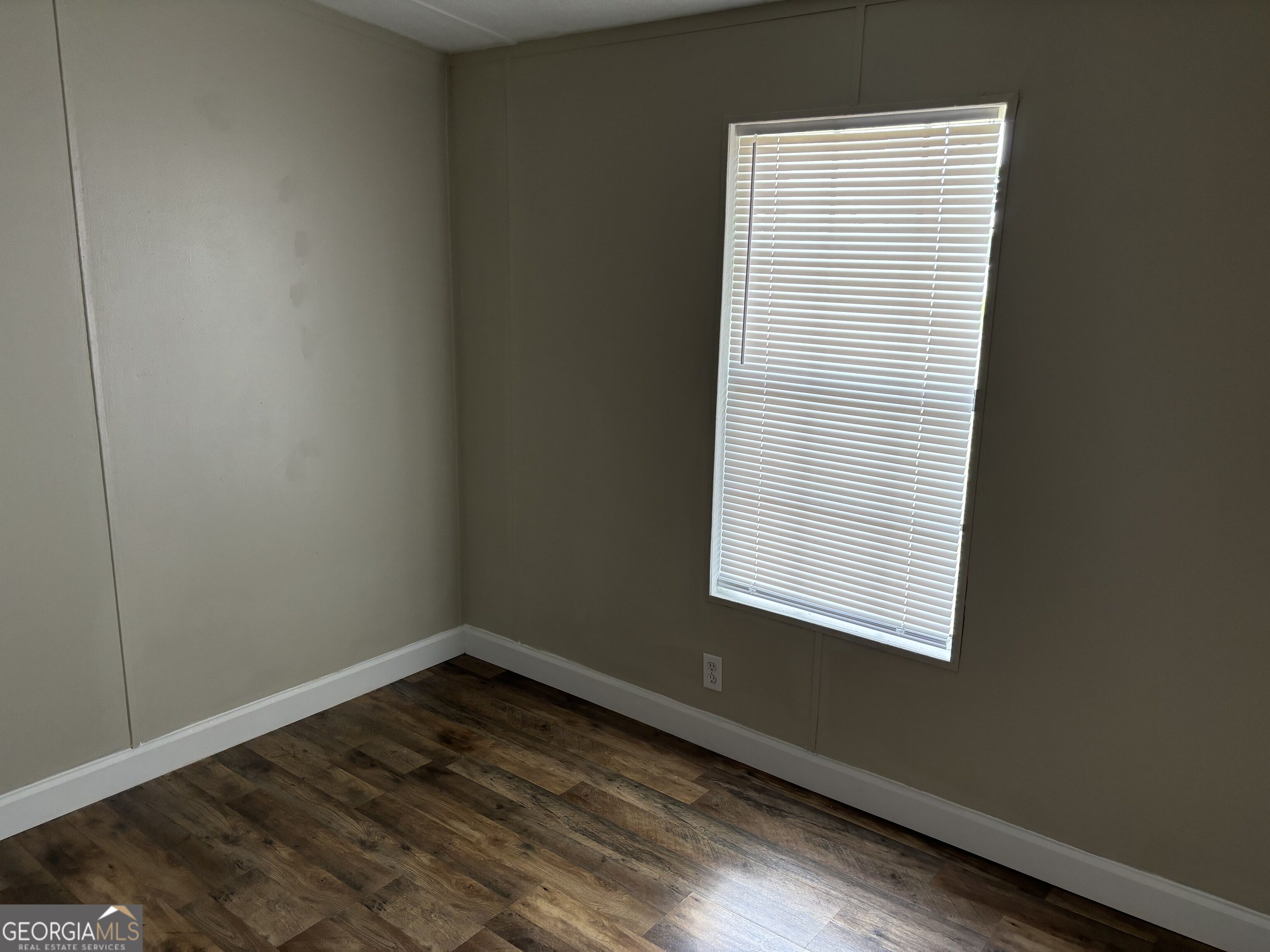266 Spring Lake Drive Property Photo 15